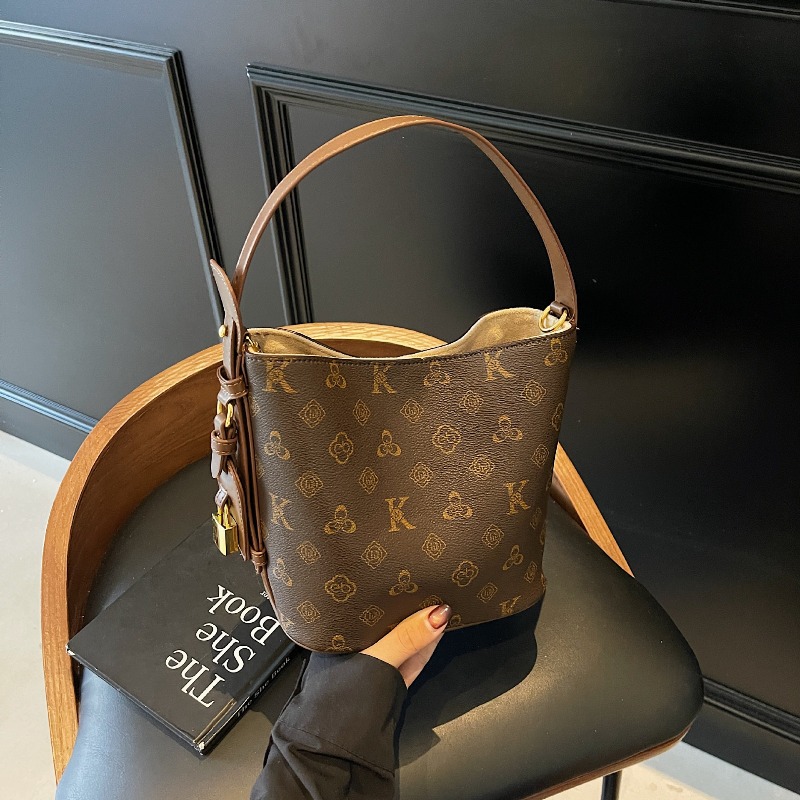 Luxury Bags Sale - Nowa torebka typu bucket bag w