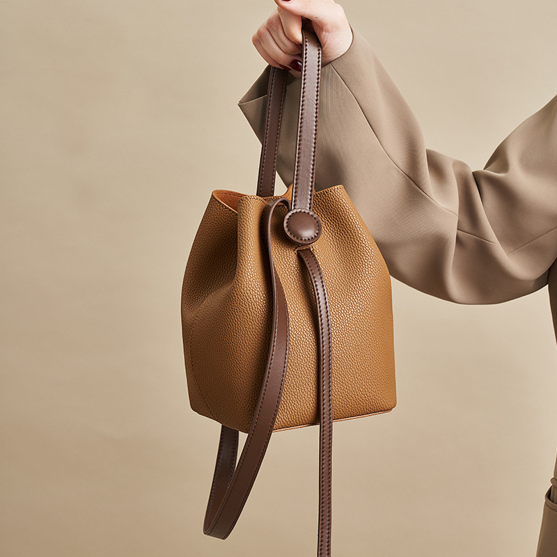 Luxury Bags Level - Klasyczna damska torebka typu bucket bag,