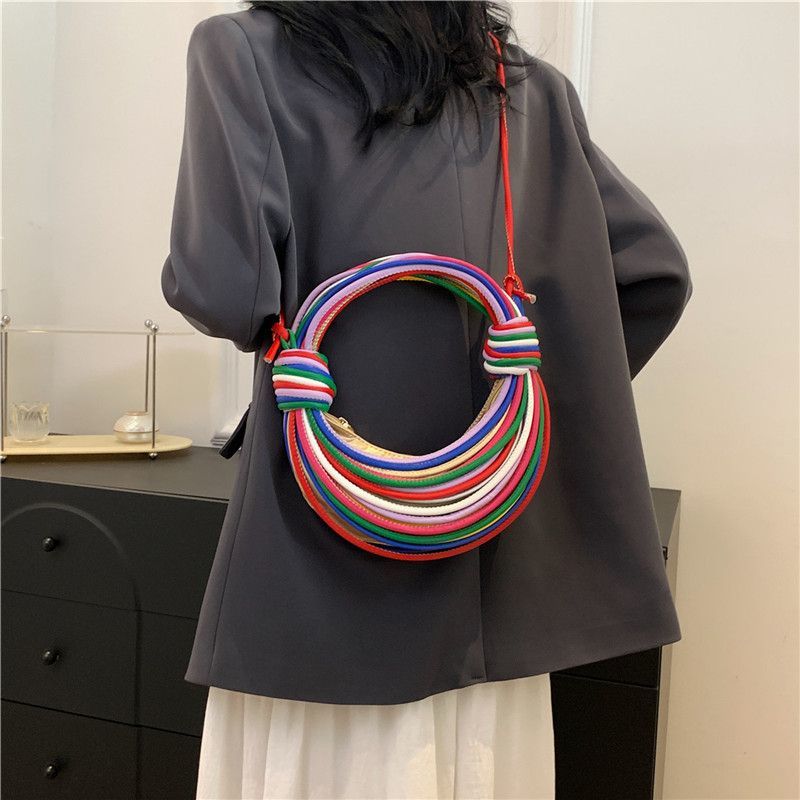 Torebka z plecionki, popularna – Luxury Bags Level recenzja i cena