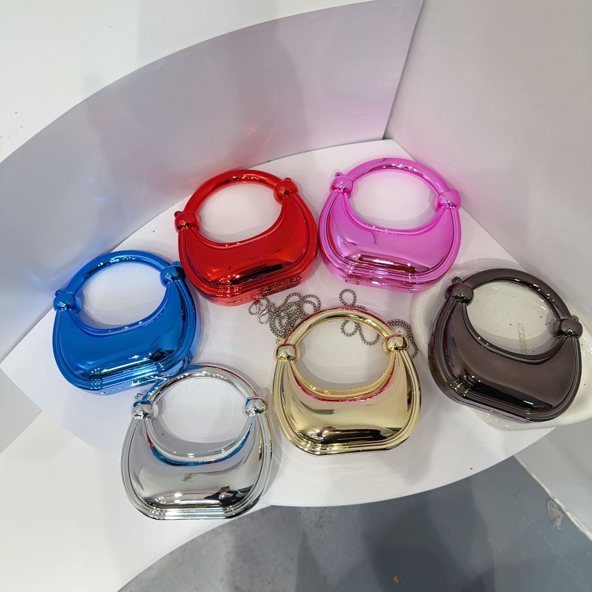 Mini złota torebka wieczorowa  – Luxury Bags Collection recenzja i cena