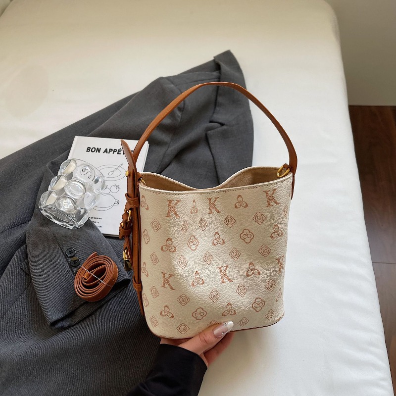 Nowa torebka typu bucket bag w – Luxury Bags Sale recenzja i cena