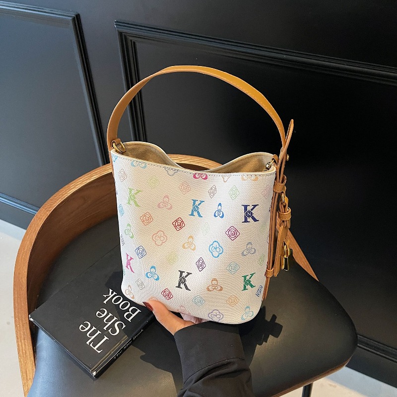 Nowa torebka typu bucket bag w – Luxury Bags Sale recenzja i cena