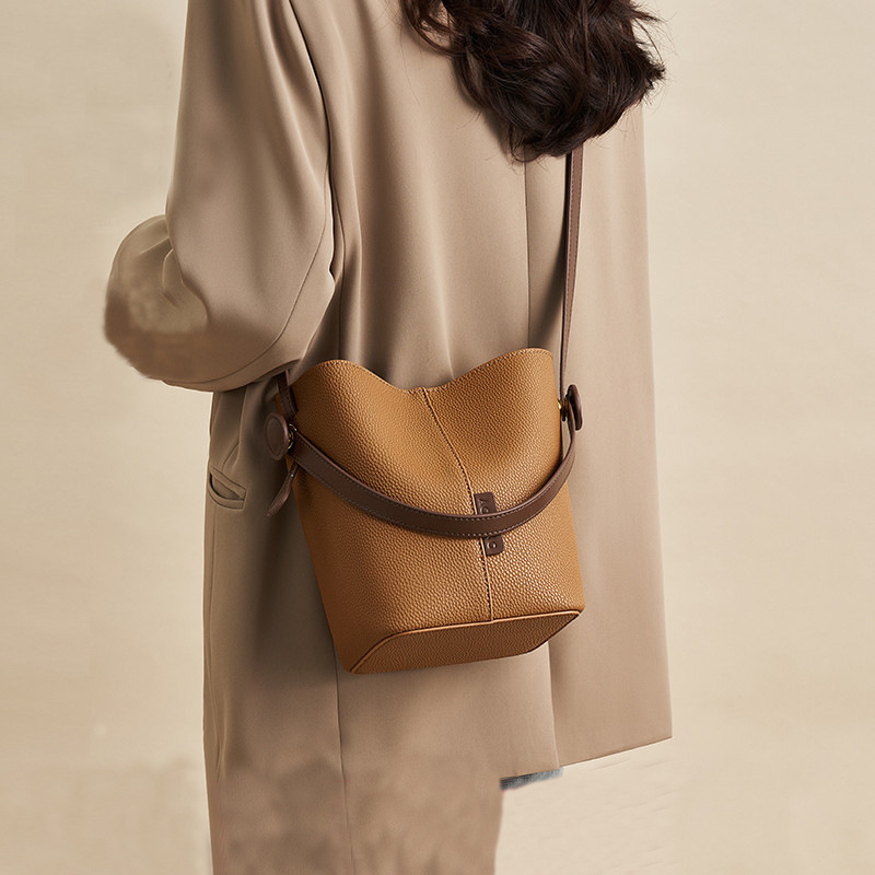 Klasyczna damska torebka typu  – Luxury Bags Level recenzja i cena