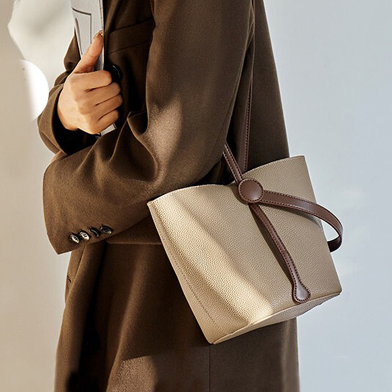 Klasyczna damska torebka typu  – Luxury Bags Level recenzja i cena